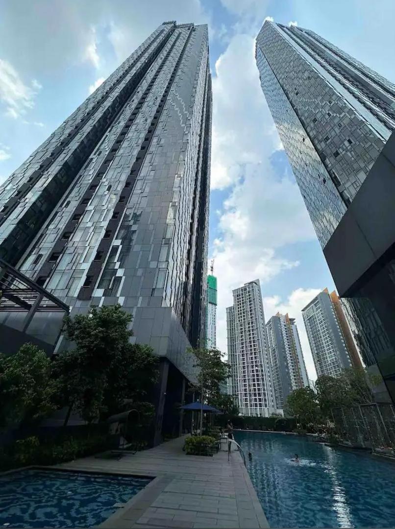 Star Resident Klcc By M&t